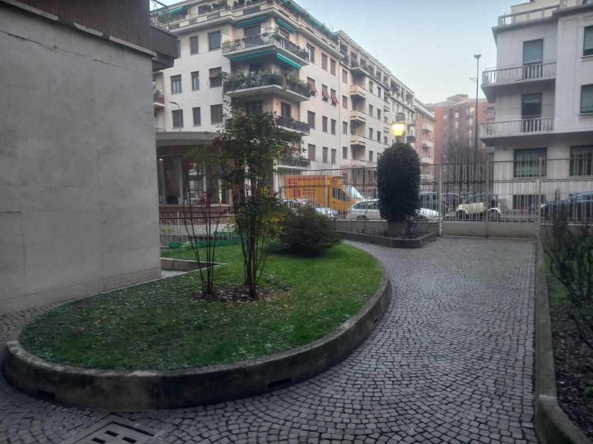 Bilocale 7 Piano Balcone Vista Skyline Lägenhet Milano Exteriör bild